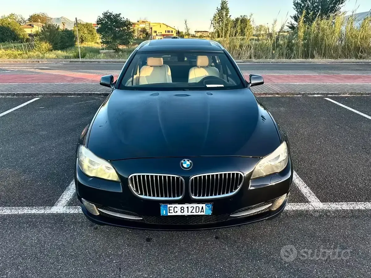 Usata BMW 530 M Sport 300 CV (220 kW) 2011 Blu Station wagon