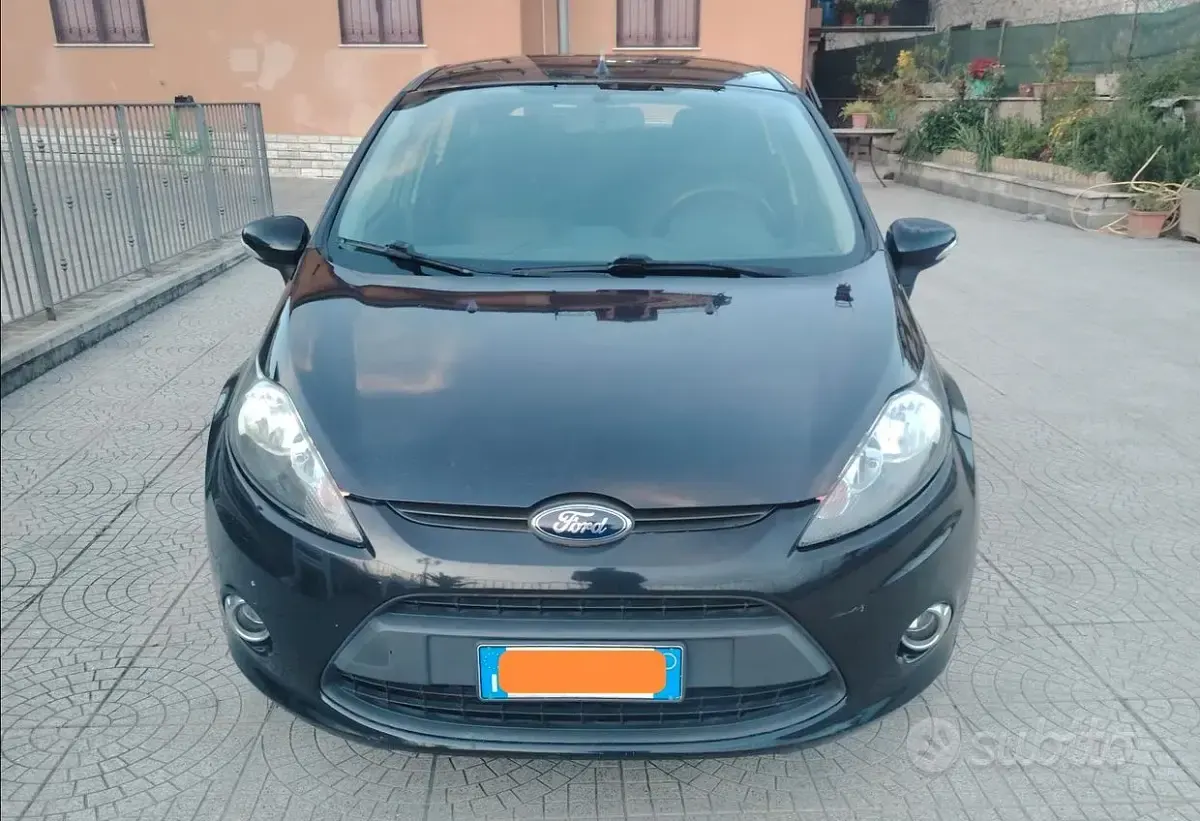 Usata Ford Fiesta 82 CV (60 kW) 2012 Berlina