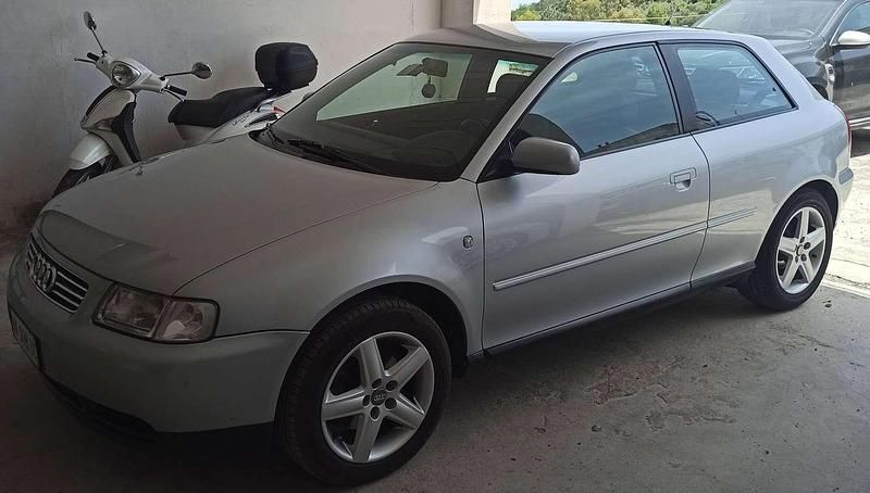 Usata Audi A3 Ambiente 125 CV (91 kW) 1998 Argento Utilitaria