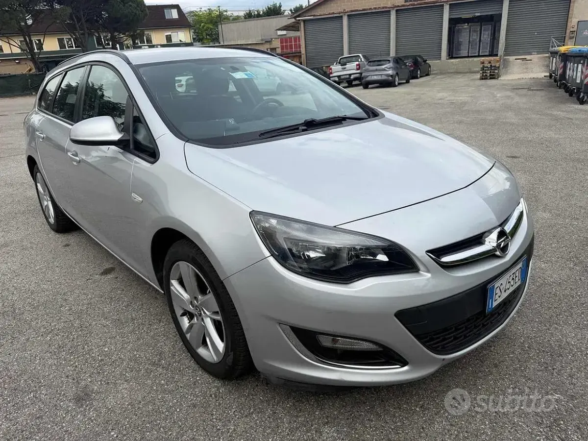 Usata Opel Astra S 101 CV (74 kW) 2013 Grigio Station wagon