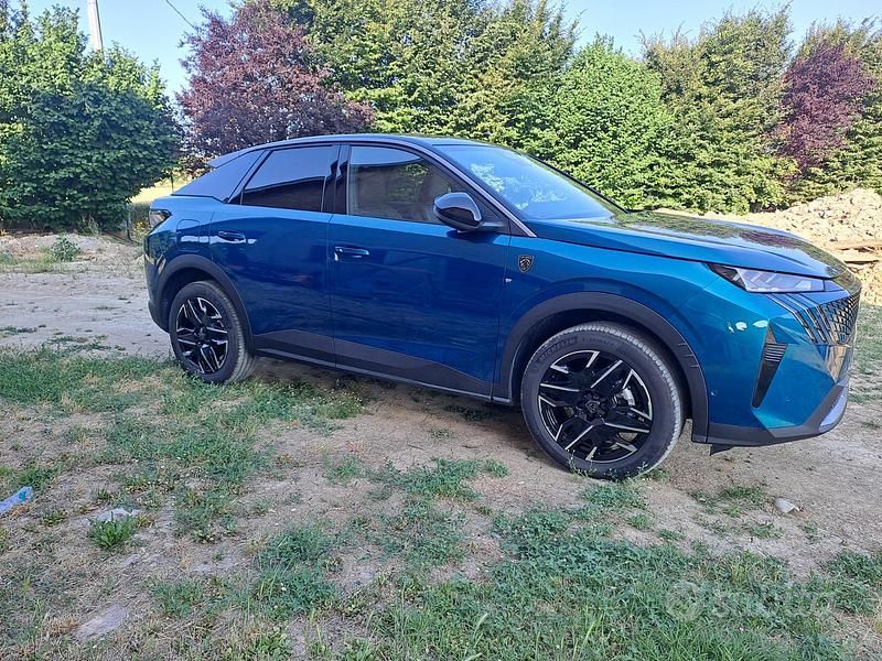 Usata Peugeot 3008 136 CV (100 kW) 2024 SUV