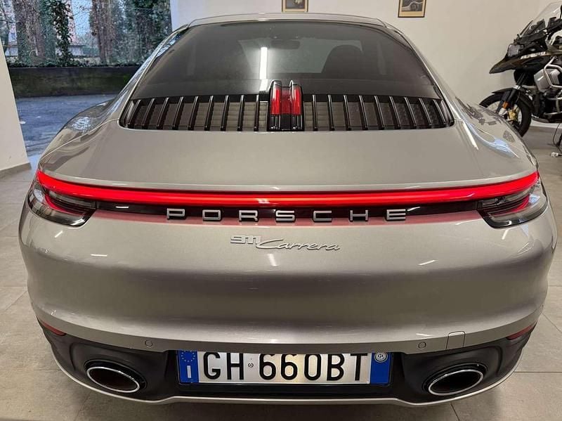 Usata Porsche 992 385 CV (283 kW) 2020 Argento classic Coupé