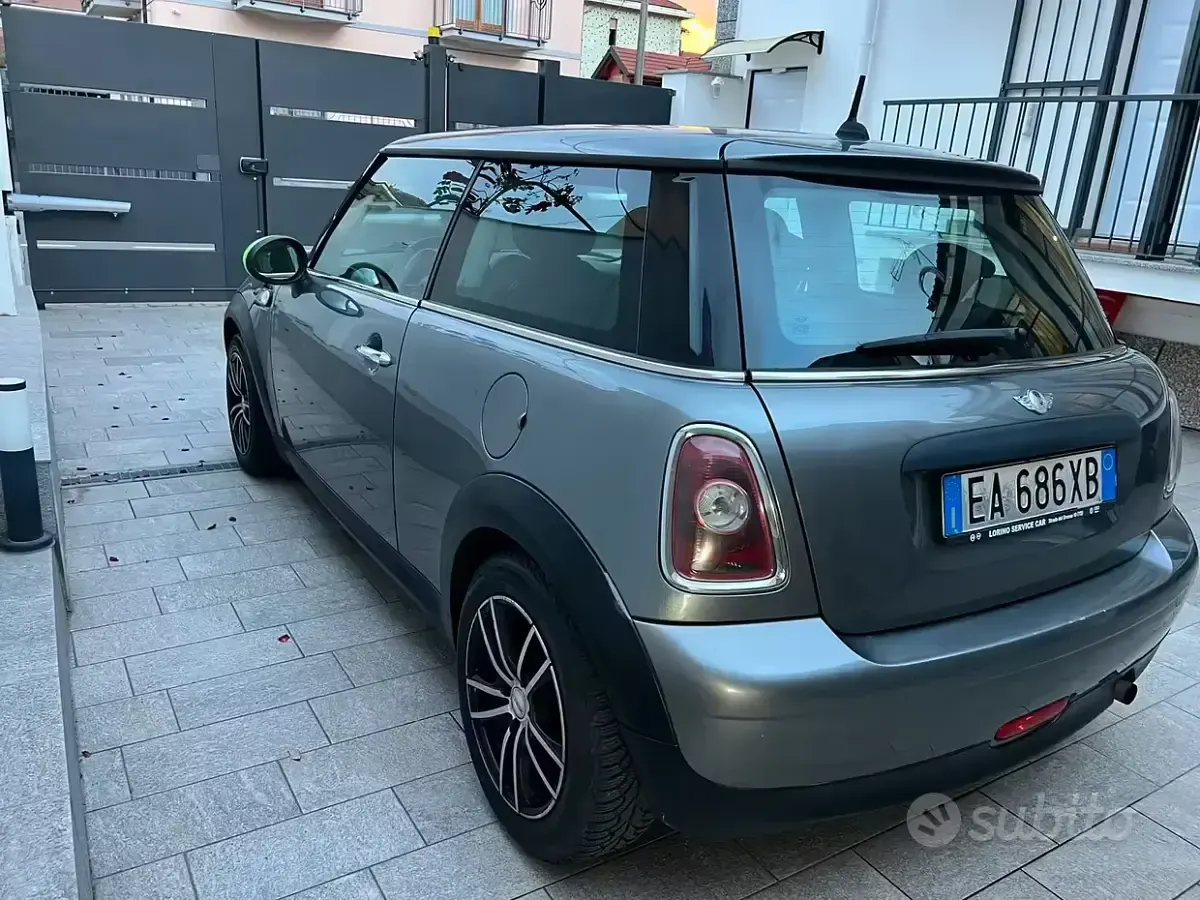 Usata Mini ONE 75 CV (55 kW) 2010 Grigio Utilitaria
