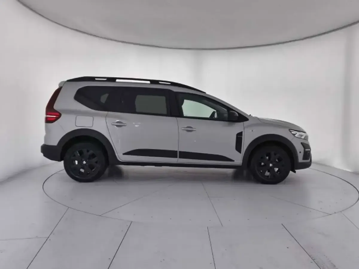 Usata Dacia Jogger Extreme 101 CV (74 kW) 2022 Grigio lunare Monovolume
