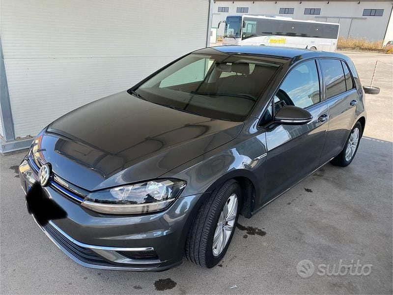 Grigio Usata 2020 VW Golf VIII Tre volumi | 15.000 € (Super prezzo) - Immagine 1/4