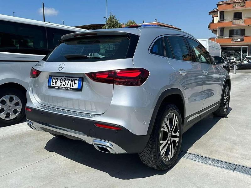 Usata Mercedes GLA200 Advanced Plus 150 CV (110 kW) 2023 Argento SUV