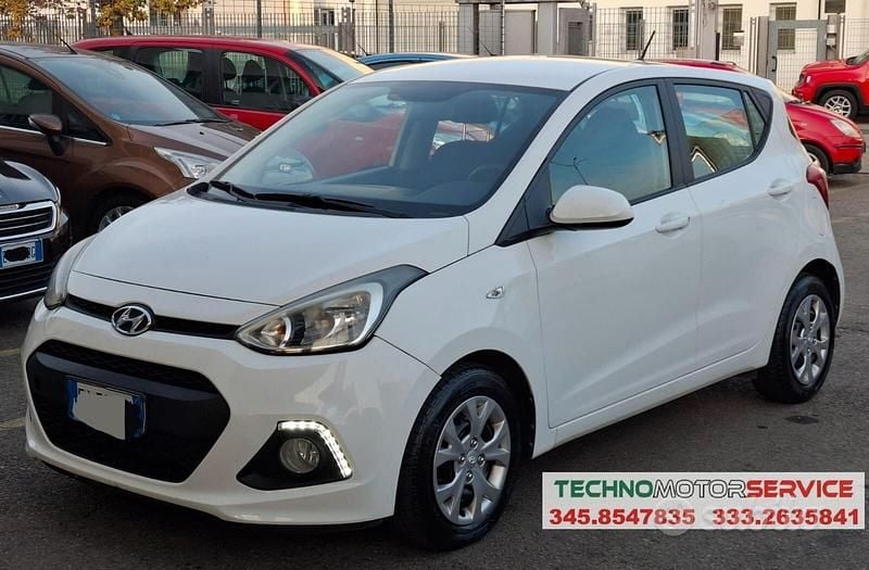 Usata Hyundai i10 66 CV (48 kW) 2015 Bianco Utilitaria