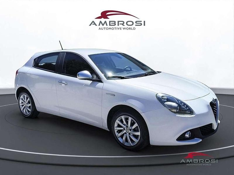 Usata Alfa Romeo Giulietta Business 120 CV (88 kW) 2018 Bianco Utilitaria