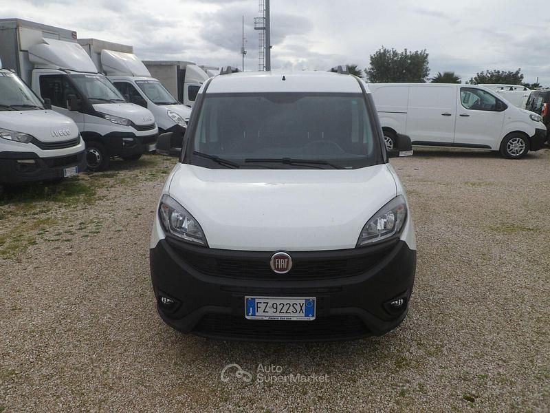 Usata Fiat Doblò 120 CV (88 kW) 2020 Bianco Monovolume