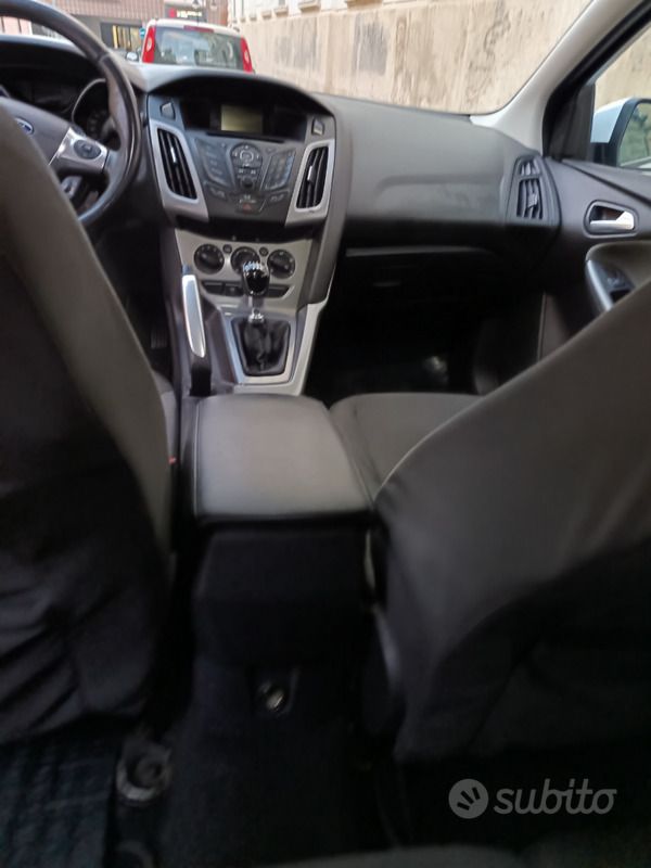 Usata Ford Focus 116 CV (85 kW) 2011 Bianco Berlina