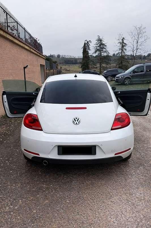 Bianco Usata 2013 VW Maggiolino Design Tre volumi | 11.500 € (Ottimo prezzo) - Immagine 1/4