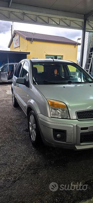 Usata Ford Fusion 2008 Grigio Utilitaria