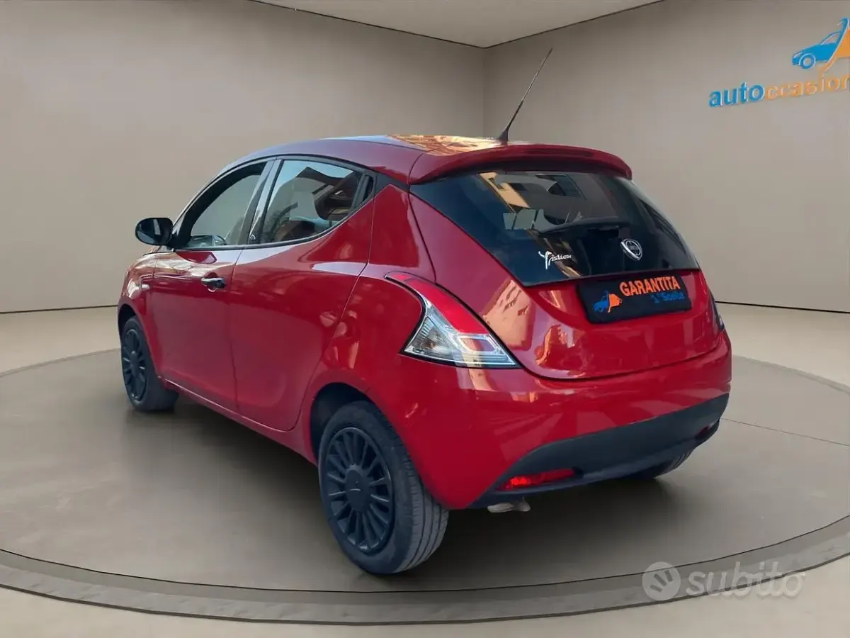 Usata Lancia Ypsilon 69 CV (50 kW) 2019 Rosso Utilitaria