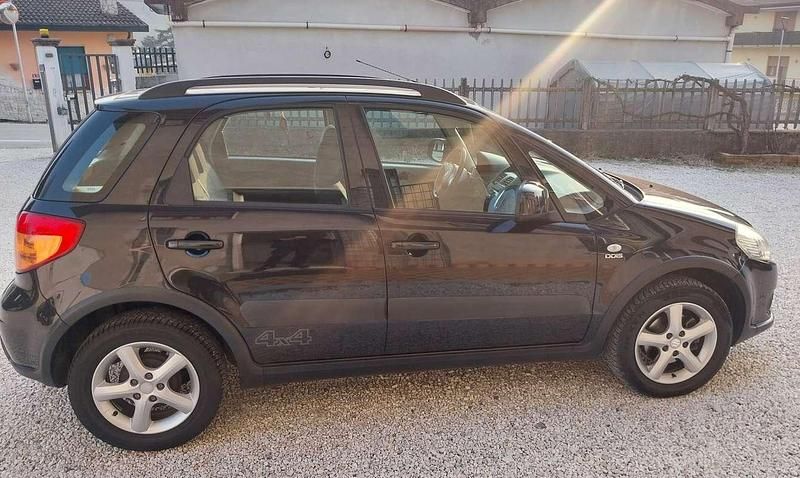 Usata Suzuki SX4 120 CV (88 kW) 2006 SUV