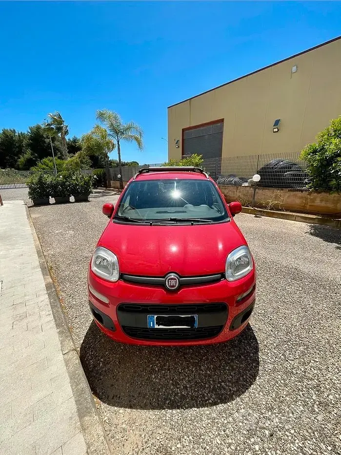 Usata Fiat Panda Lounge 69 CV (50 kW) 2019 Rosso Utilitaria