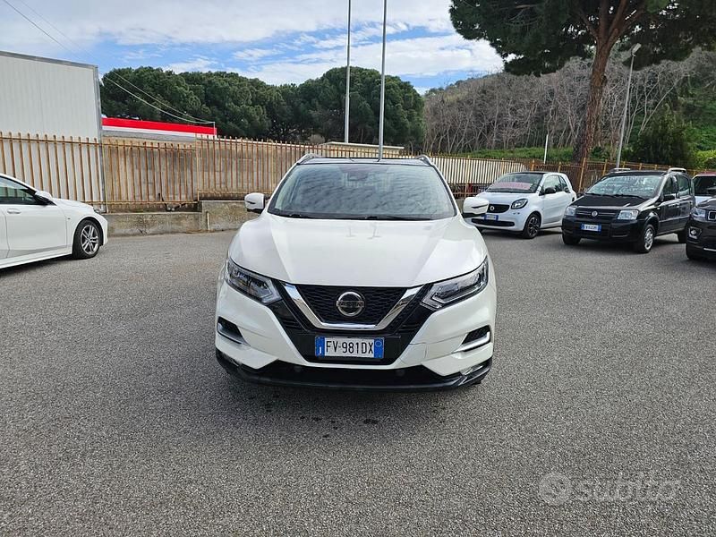 Usata Nissan Qashqai N-Connecta 115 CV (84 kW) 2018 Bianco SUV
