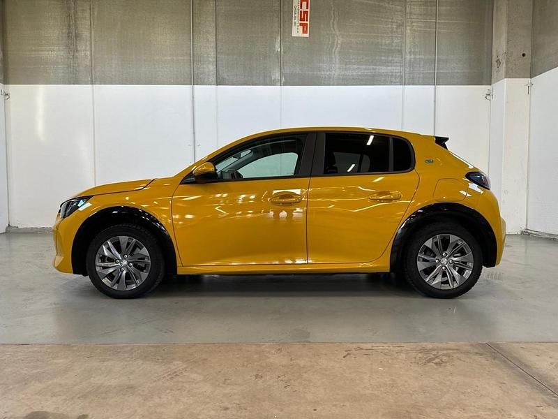 Usata Peugeot e-208 Active 100 kW (136 CV) 2021 Giallo Utilitaria