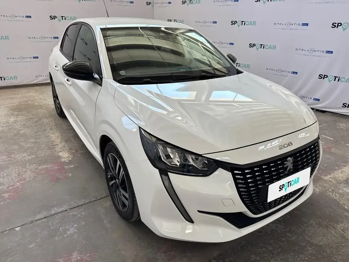 Usata Peugeot 208 Allure 101 CV (74 kW) 2023 Bianco Utilitaria