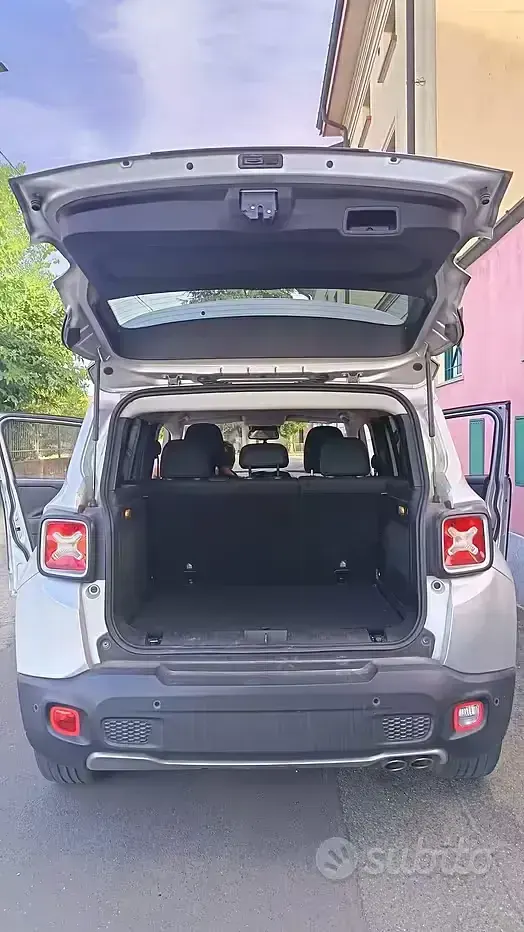 Usata Jeep Renegade 140 CV (102 kW) 2015 Grigio SUV