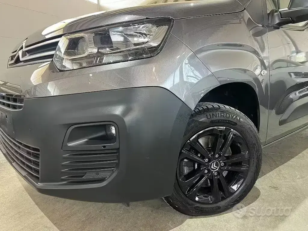 Usata Citroën Berlingo 131 CV (96 kW) 2021 Grigio scuro Monovolume