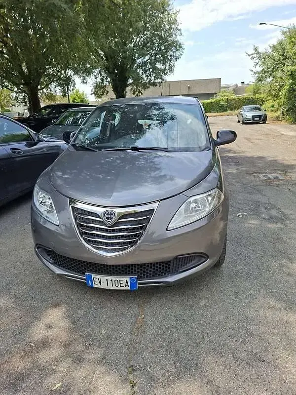 Usata Lancia Ypsilon 69 CV (50 kW) 2014 Utilitaria