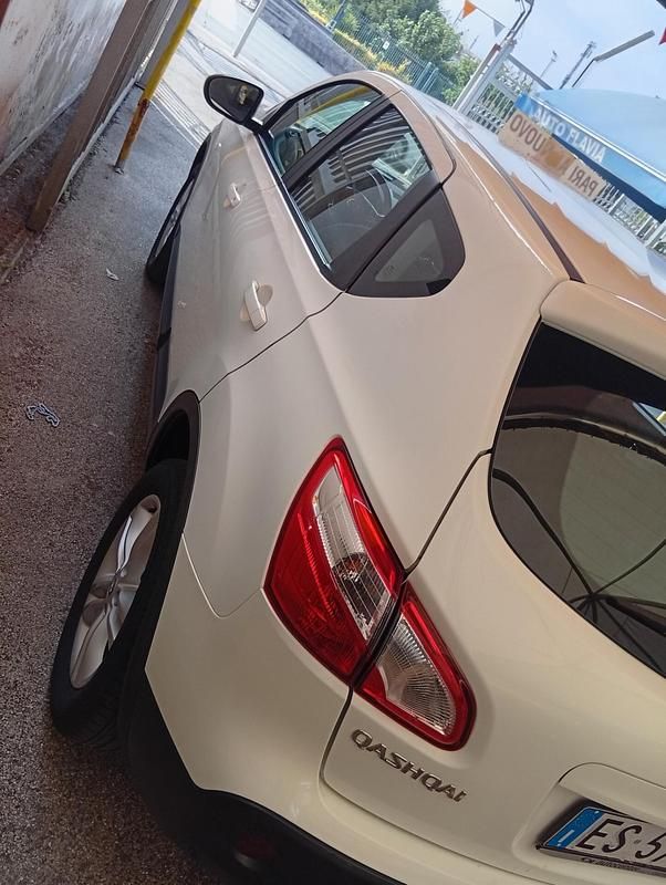 Usata Nissan Qashqai Acenta 130 CV (95 kW) 2013 Bianco SUV