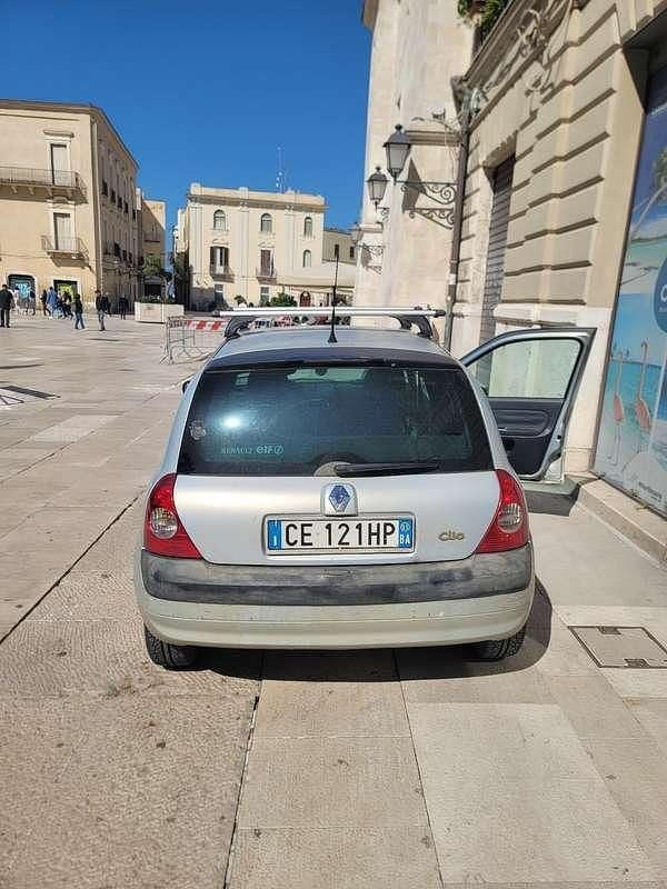Usata Renault Clio II Expression 58 CV (42 kW) 2003 Berlina