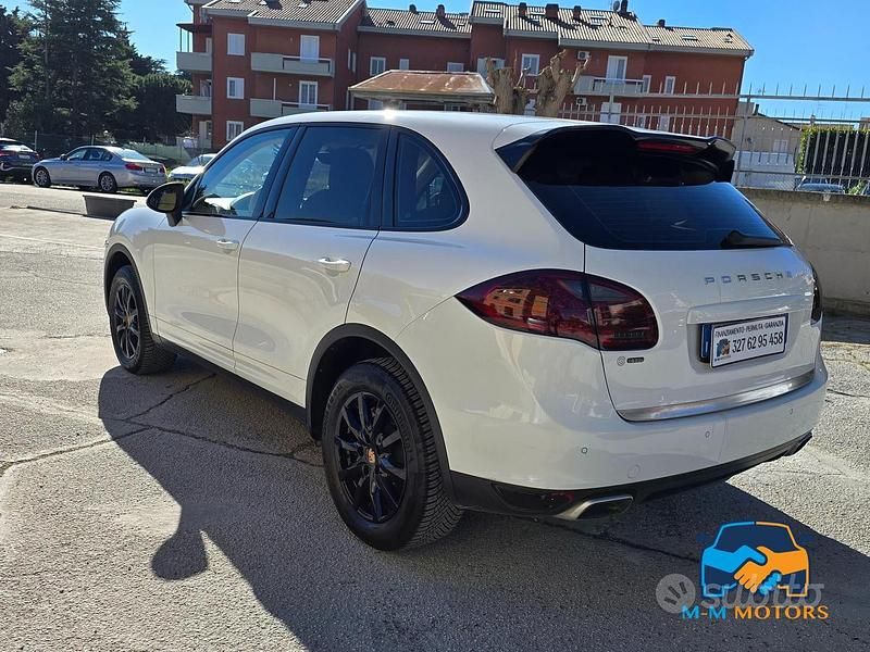 Usata Porsche Cayenne 245 CV (180 kW) 2012 Bianco SUV