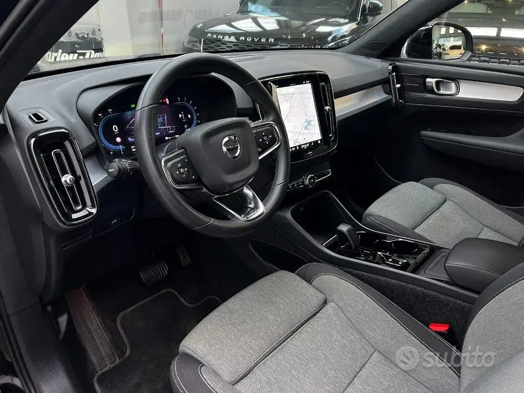 Usata Volvo XC40 Plus 163 CV (119 kW) 2022 Nero SUV
