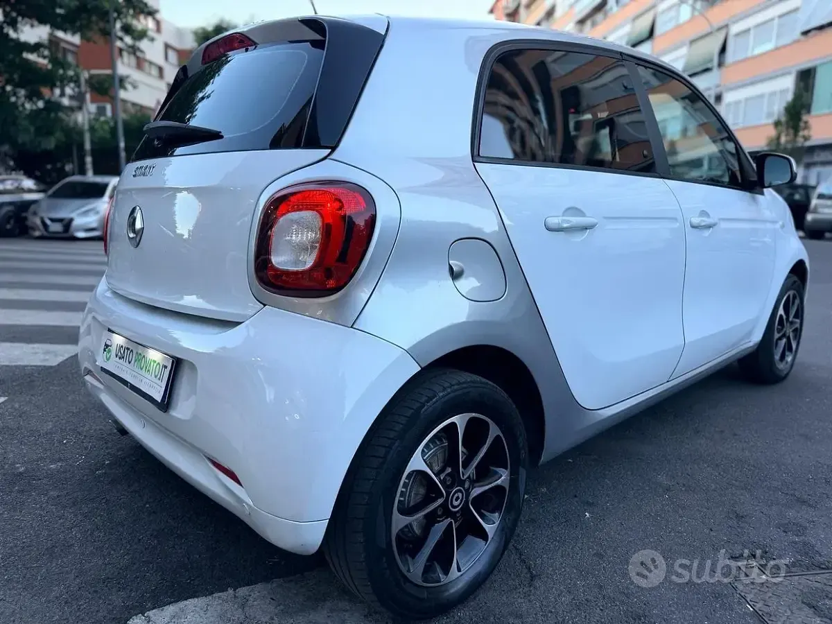 Usata Smart ForFour 71 CV (52 kW) 2018 Bianco Utilitaria