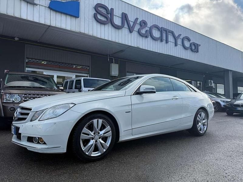 Usata Mercedes E250 Avantgarde 204 CV (150 kW) 2010 Bianco Coupé