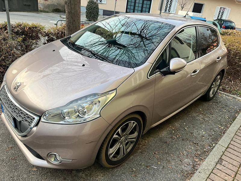 Begagnad Peugeot 208 82 HK (60 kW) 2012 Grå Halvkombi