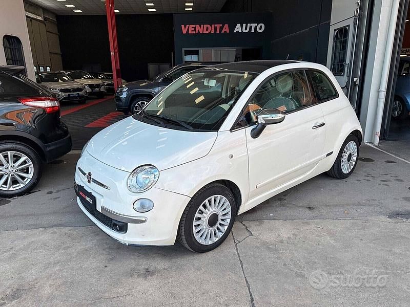Usata Fiat 500 Lounge 100 CV (73 kW) 2007 Bianco Utilitaria