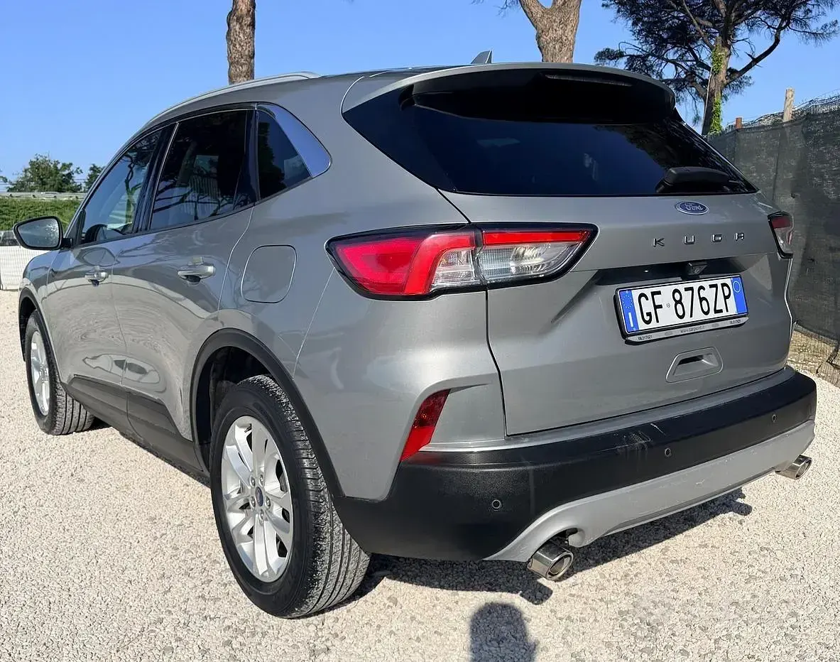 Usata Ford Kuga Titanium 120 CV (88 kW) 2021 Grigio SUV
