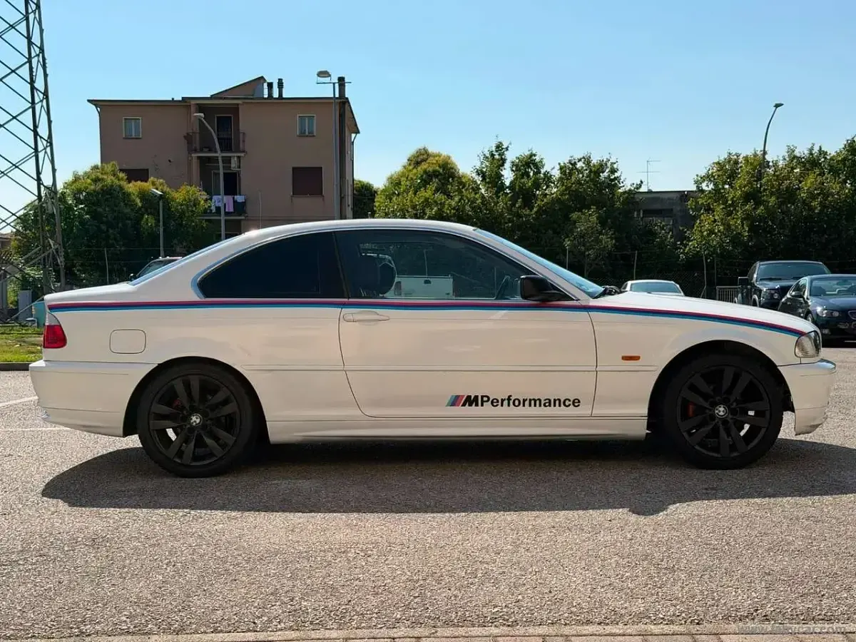 Usata BMW 323 170 CV (125 kW) 1999 Bianco Coupé