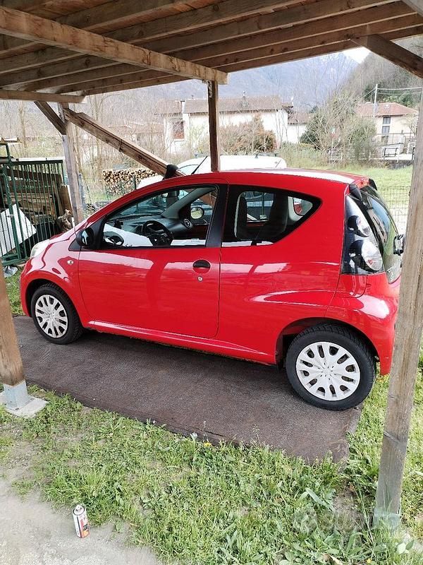 Usata Citroën C1 Attraction 68 CV (50 kW) 2013 Rosso Utilitaria