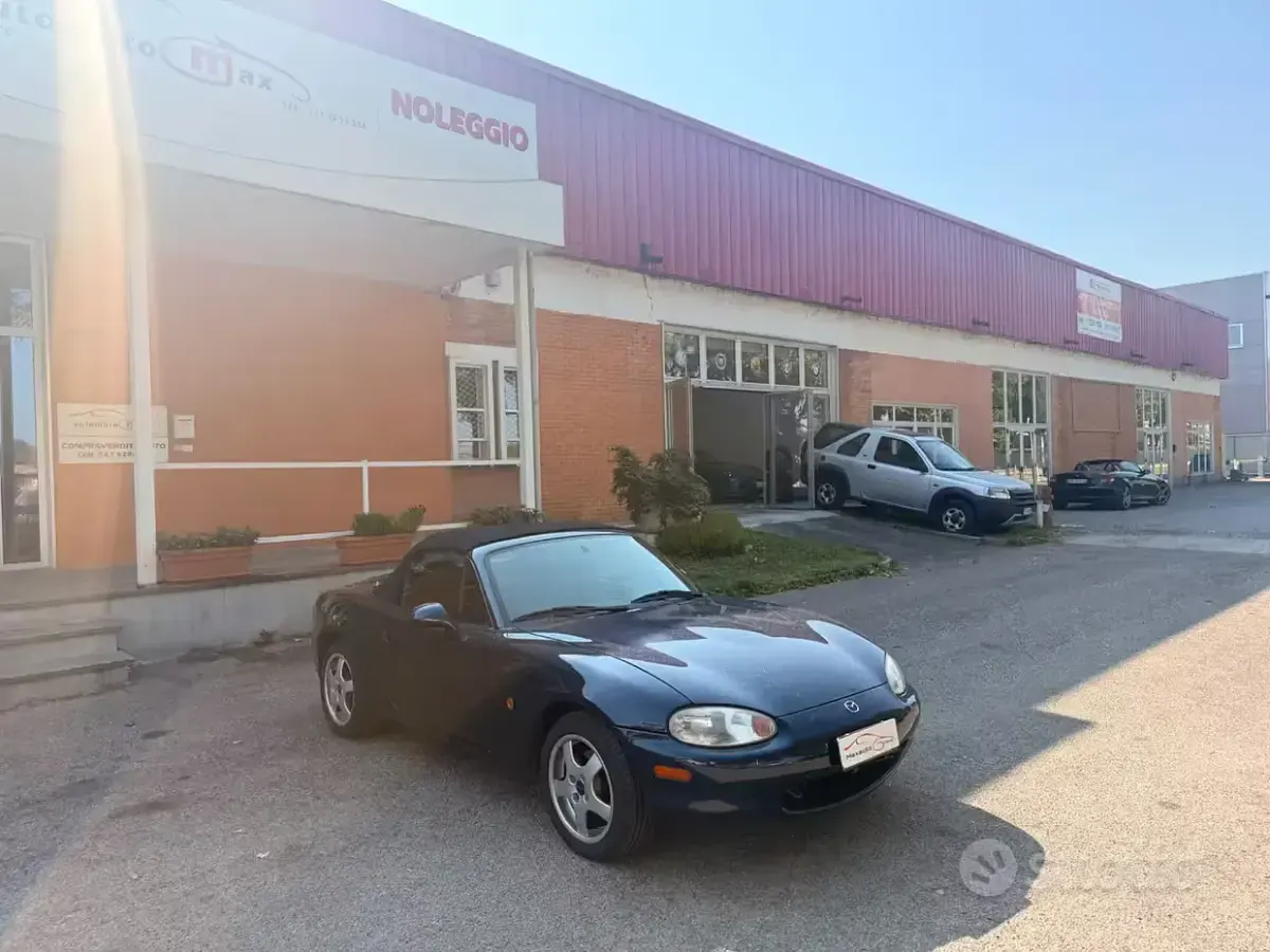 Usata Mazda MX5 110 CV (80 kW) 2000 Cabrio