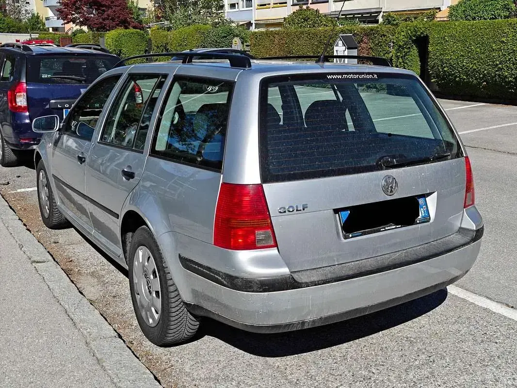 Usata VW Golf IV Comfortline 105 CV (77 kW) 2002 Argento Station wagon