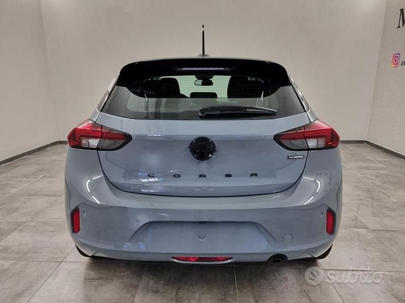 Nowe Opel Corsa 110 KM (80 kW) 2025 Szary Sedan/Limuzyna