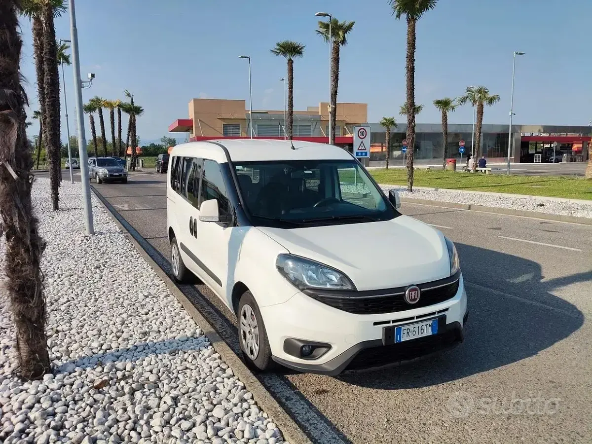 Usata Fiat Doblò Easy 105 CV (77 kW) 2018 Bianco Monovolume