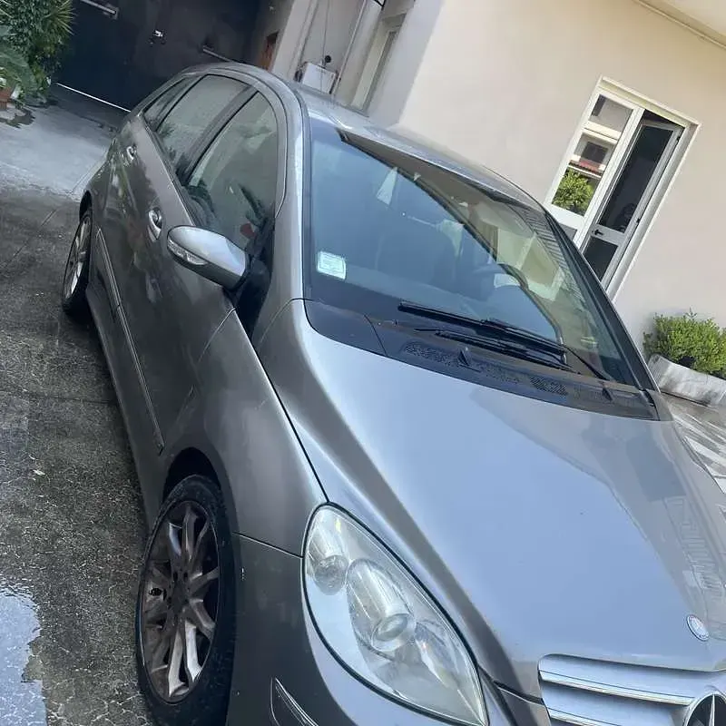 Usata Mercedes B200 140 CV (102 kW) 2007 Monovolume