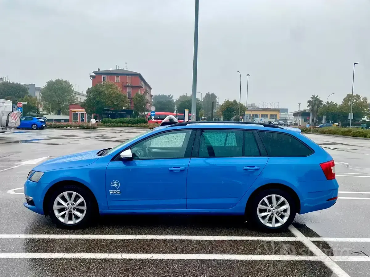 Usata Skoda Octavia 150 CV (110 kW) 2019 Bluazzurro Station wagon