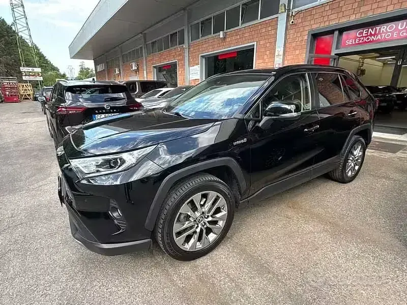 Usata Toyota RAV4 Hybrid Lounge 218 CV (160 kW) 2021 Other SUV
