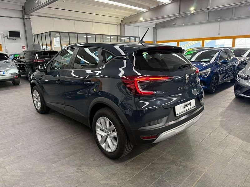 Usata Renault Captur Equilibre 101 CV (74 kW) 2022 Blu marine SUV