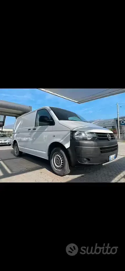 Usata VW T5 102 CV (75 kW) 2011 Bianco Furgone