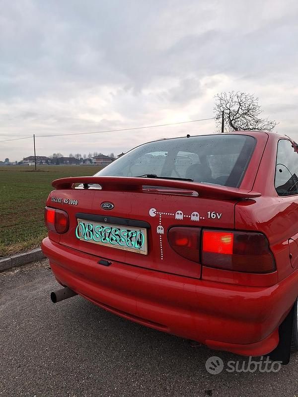 Usata Ford Escort RS 150 CV (110 kW) 1995 Rosso