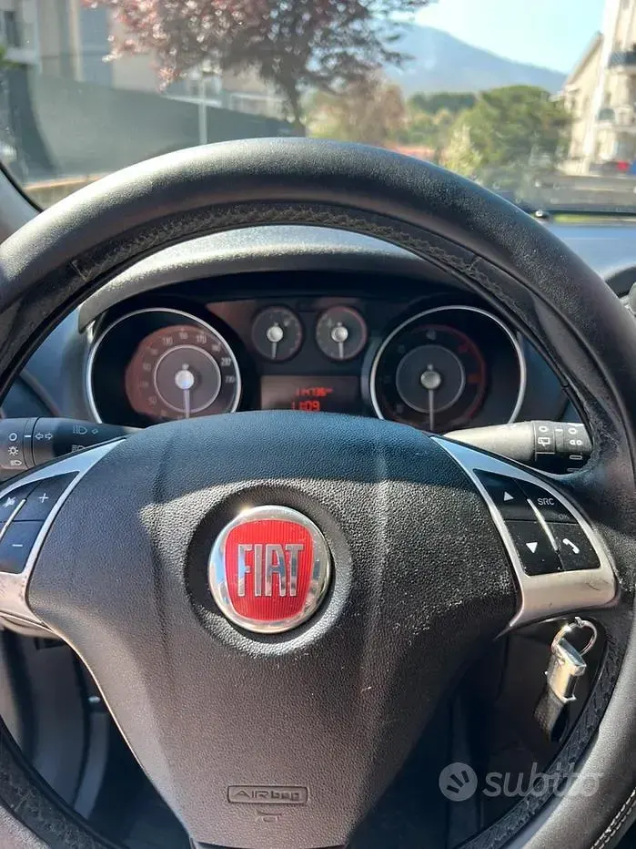 Usata Fiat Punto 75 CV (55 kW) 2015 Grigio Utilitaria