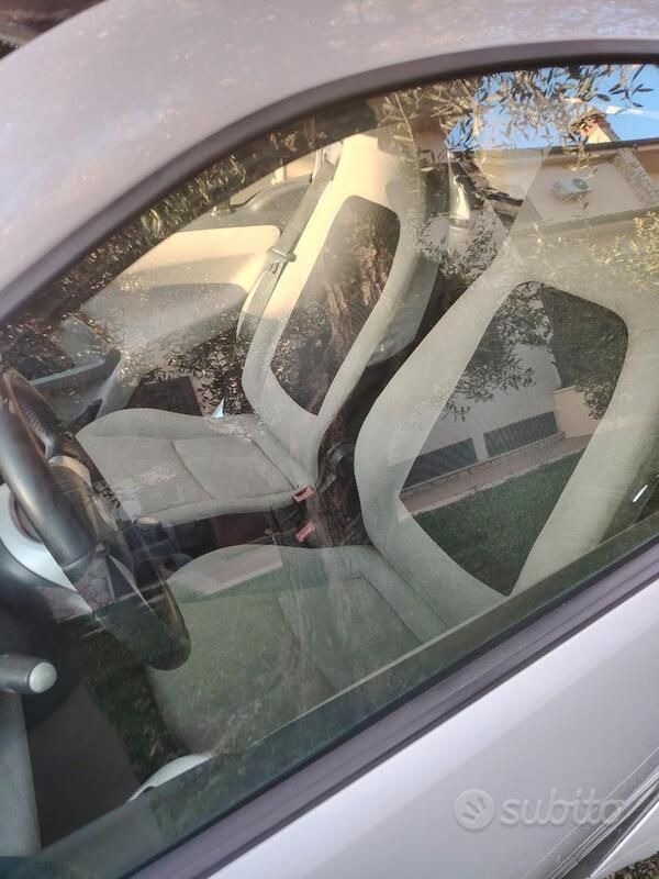 Bianco Usata 2011 Smart ForTwo Coupé Passion Due volumi | 5000 € (Buon prezzo) - Immagine 1/4