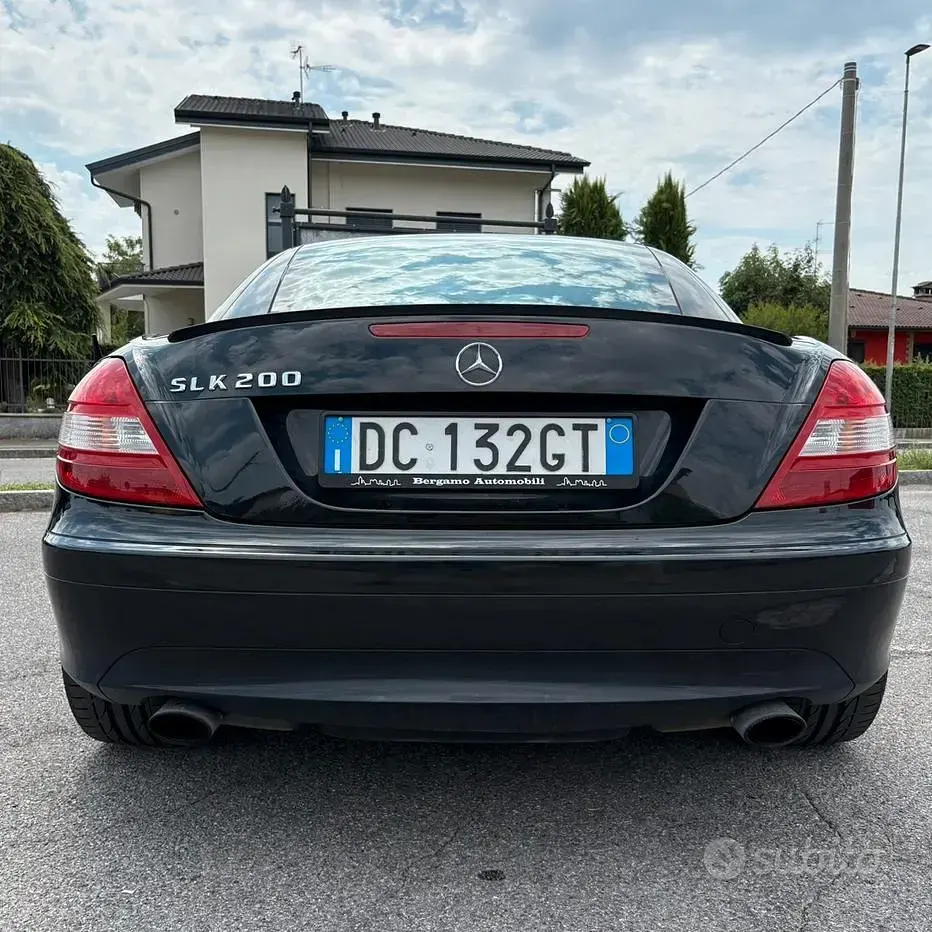 Usata Mercedes SLK200 AMG 163 CV (119 kW) 2006 Nero Cabrio
