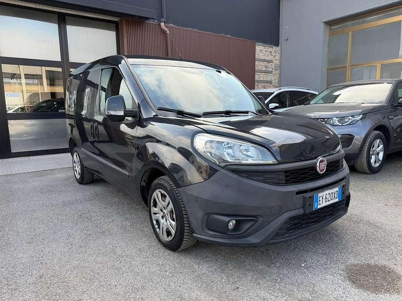 Usata Fiat Doblò Emotion 90 CV (66 kW) 2015 Nero Monovolume